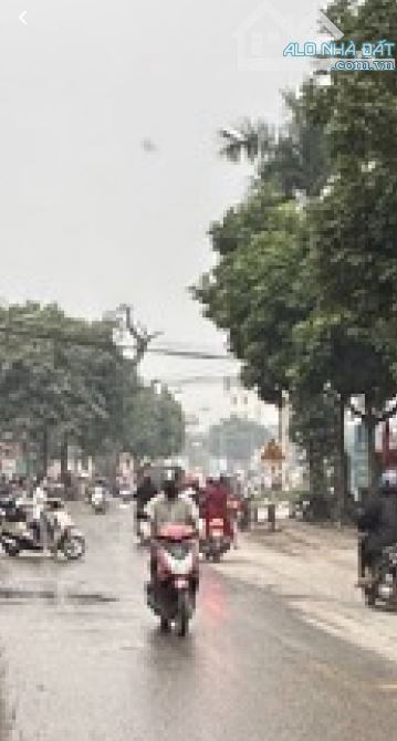 Em họ bán nhanh đất tặng nhà mặt phố, vỉa hè, kinh doanh buôn bán, xe tải tránh, nở hậu