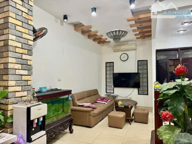 (VIP) BÁN NHÀ ĐẸP NHÂN HOÀ-GẦN UBND NHÂN CHÍNH, 50.6 m2,5 TẦNG GIÁ 8.1 TỶ