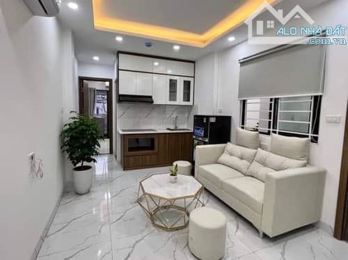 Bán Apartment Lạc Long Quân 200m2, 8 tầng 36 phòng, DT 250tr/th, giá 43.9 tỷ