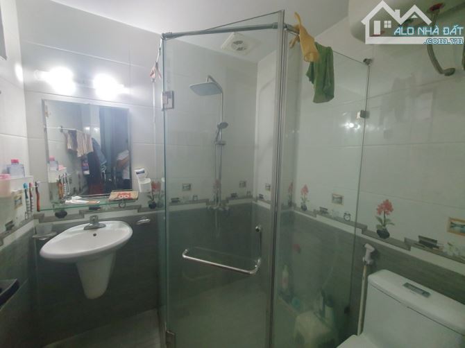 Hàng Hiếm Long Biên, Nhà đẹp 35m2 5 tầng, Ngõ nông ra ô tô 3,5 tỷ - 1