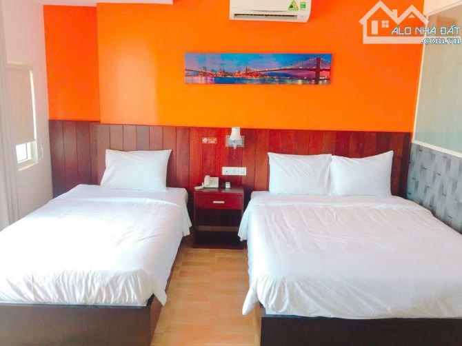 Bán cắt lỗ khách sạn mặt tiền đường Dã Tượng,Nha Trang cách biển 50m giá chỉ 40 tỉ - 1