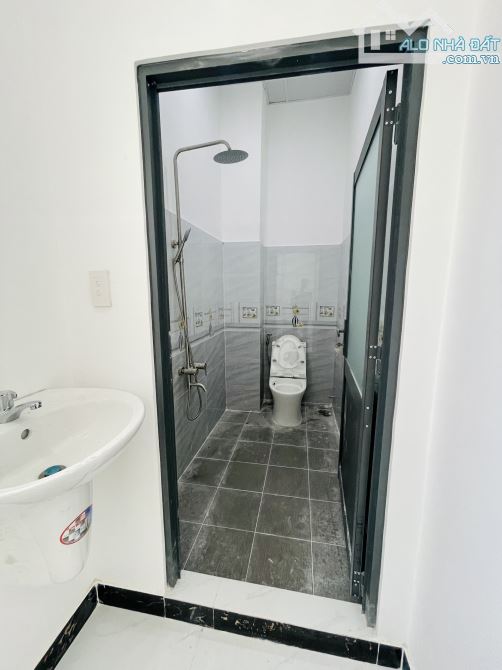 Bán gấp nhà mới 1 trệt 1 lầu, thổ cư sổ riêng, gần chợ Thạnh Phú, Trả trước 500tr nhận nhà - 1