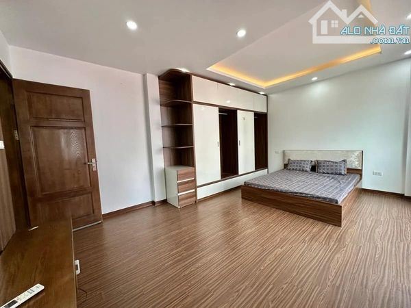 Bán nhà Vũ Đức Thận 36m2, 5 Tầng Full Nội Thất, Ô Tô Đỗ Cửa, 3 Phút lên Cầu Chương Dương - 1