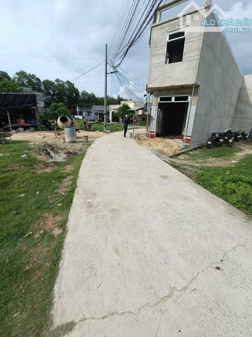 BÁN NHANH LÔ ĐẤT 120M2 GẦN CHỢ MỸ HẠNH NAM GIÁ CHỈ 1 tỷ 170TR GỌI XEM ĐẤT - 2