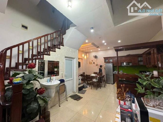 (HIẾM) BÁN NHÀ BỀN ĐẸP QUAN NHÂN, 52m2,5 TẦNG GIÁ 8.1 TỶ, HÀNG XÓM ROYAL CITY - 2