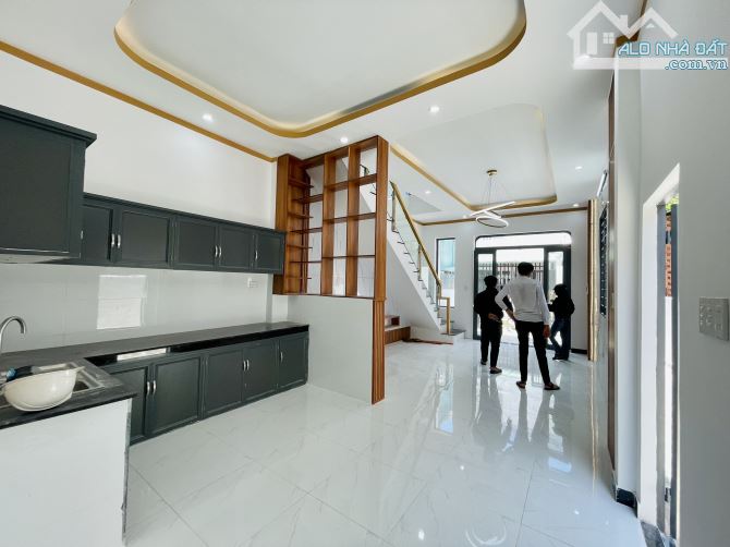 Bán gấp nhà mới 1 trệt 1 lầu, thổ cư sổ riêng, gần chợ Thạnh Phú, Trả trước 500tr nhận nhà - 2
