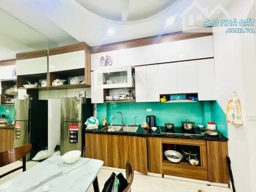 NHÀ ĐẸP 42m2 4 TẦNG KIM CHUNG - DỌN VỀ Ở LUÔN - OTO ĐỖ CỬA - KINH DOANH - GIÁ TỐT - 4