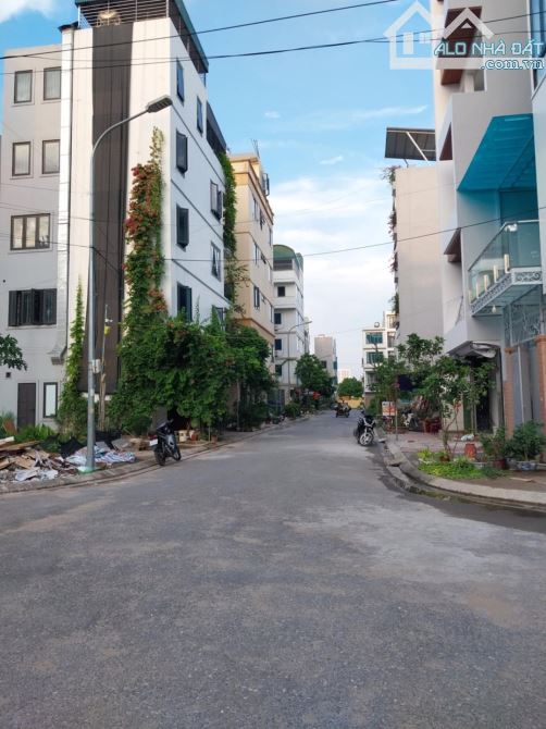 Hàng Hiếm Long Biên, Nhà đẹp 35m2 5 tầng, Ngõ nông ra ô tô 3,5 tỷ - 8