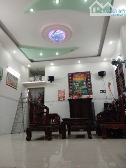 Nhà rộng Mt QL62, P2 ngay vòng xoay Hùng Vương nối dài