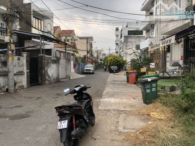 Bán Đất Ngay chợ Thủ đức, hẻm 1/ Đường Dương văn cam, dt 130m2, hẻm xe tải 12m trước đất