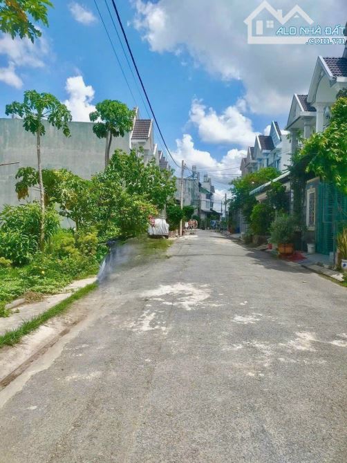 Bán đất thổ cư 100% dt 5*16m. Ngay chợ Xuân Thới Thượng - 1