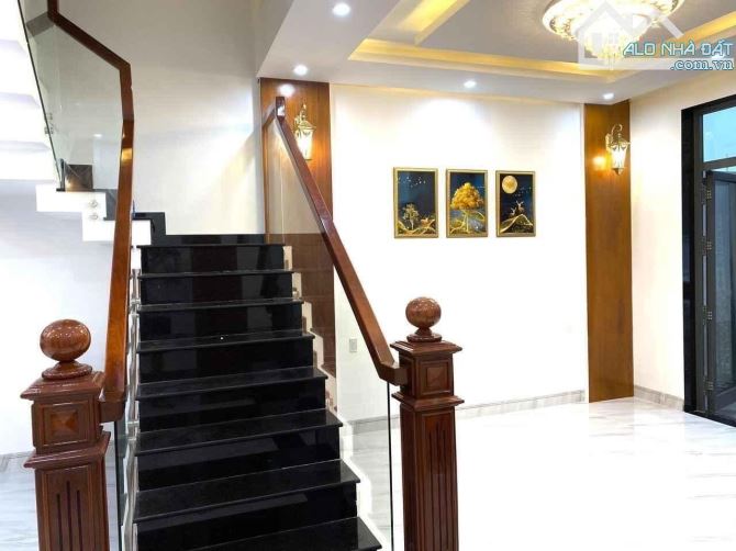 Kẹt tiền cần bán nhà Phan Văn Khỏe 35m2 4 tầng BTCT vài căn ra MT đường . - 1