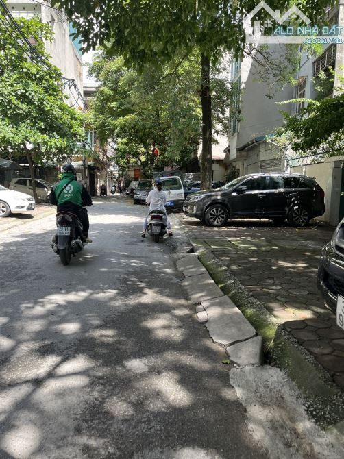 Bán nhà khu phân lô phố Kim Ngưu Oto tránh kinh doanh. DT 56m2 giá 11,5 tỷ - 2