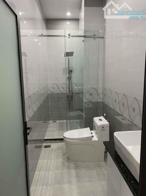Kẹt tiền cần bán nhà Phan Văn Khỏe 35m2 4 tầng BTCT vài căn ra MT đường . - 3