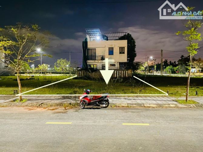 BÁN 231M2 ĐẤT KHỔ BIỆT THỰ VIEW KÊNH KQH THUỶ THANH, HUẾ - HÀNG CỰC NÉT .. GIÁ RẺ SỐC ❌