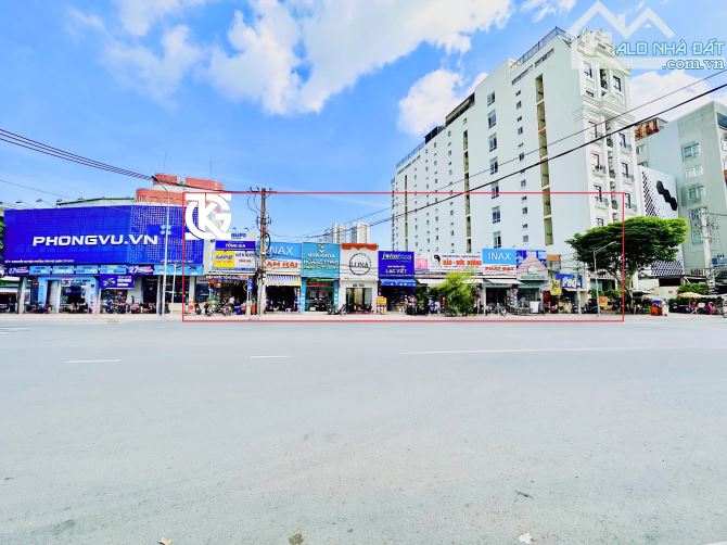 Cho Thuê Nhà Mặt Tiền: 9-11 Nguyễn Thị Thập, Quận 7 ( 36x18m, 2 tầng )