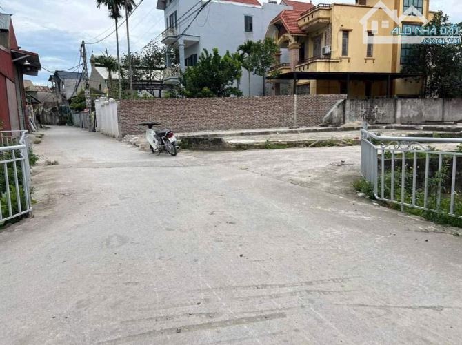 Lô góc 56m2 - kim lâm - kim bài - ô tô tránh - 200m ra sân bóng và cấp 3 thanh oai A