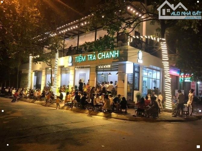 Biêt thự sân vườn cho thuê Hoàng Đạo Thúy, Cầu Giấy, Hà Nội: 105m2x5 tầng; Mặt tiền: 20m