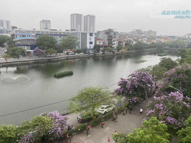 Nhà đẹp Bồ Đề long lanh thanh máy gần cầu Chương Dương lô góc 6 tầng