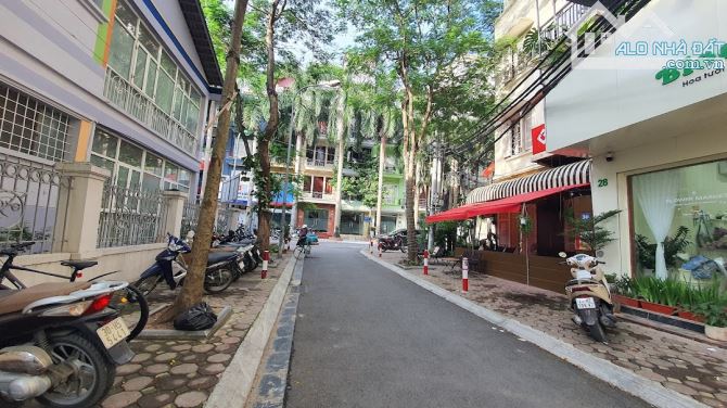 25tr/tháng! Vỉa Hè! Kinh Doanh! Ô tô tránh! Nhà Đỗ Quang 50m2, 5 tầng, Mt4m. - 1