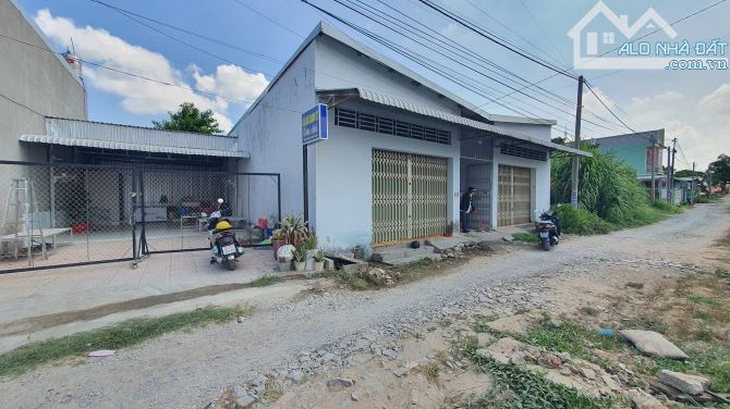 Bể Nợ Bóng Banh Bán Gấp Dãy Trọ 200m2 Ngay KCN Trảng Bàng 720 Triệu SHR Full Thổ Cư - 1