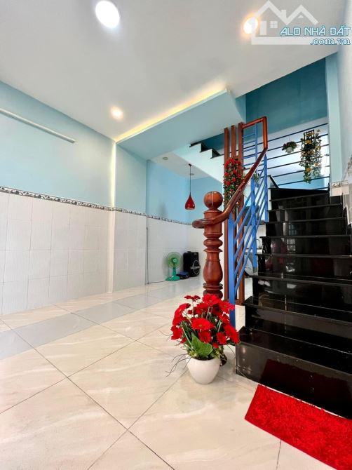 Hẻm thông 1 xẹc Tân Hòa Đông, 4 x 10, 2 tầng BTCT sẵn dòng tiền 7tr/th . - 1
