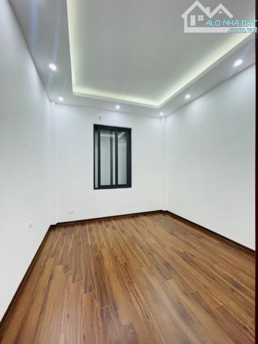 Cần bán gấp, nhà 42m2, phố Đại Từ, 5 tầng, gần chợ, trường tiểu học Đại Từ - 1