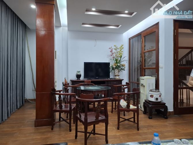 Hiếm bán, phân lô ô tô tránh, gần phố, thang máy, hai thoáng 46m2 Trần Quốc Hoàn, nhỉnh 15 - 1