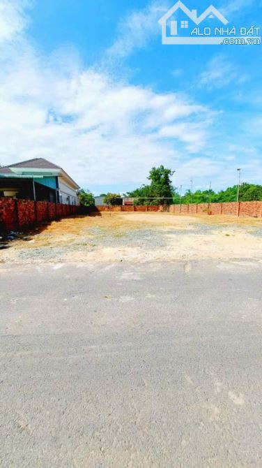 Cần bán 800m2 đất hẻm 80 Cmt8 phường 4 Tp Tây Ninh - 1