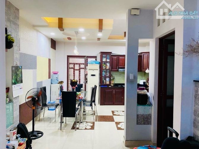 Bán nhà quận 10, đường Ba Tháng Hai, 62m2, 4 tầng, hẻm xe hơi, 13 tỷ - 1