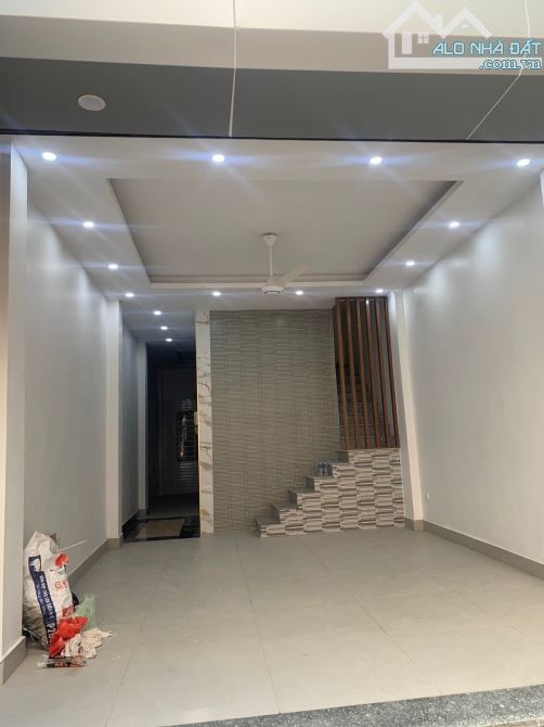 PHÂN LÔ LÔ GÓC 5 TẦNG THANG MÁY - Ô TÔ TRÁNH Ô TÔ ĐỖ CỬA SÁT CHỢ KHU VỰC TẤP NẬP DÂN TRÍ - 2