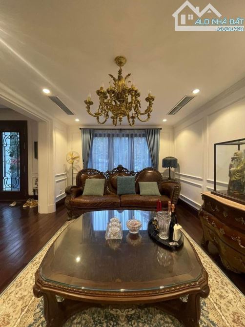 Bán Biệt thự Vina Ciputra 640m2, Lô Góc - MT 42m, Giá 198 tỷ, Siêu VIP, 5PN