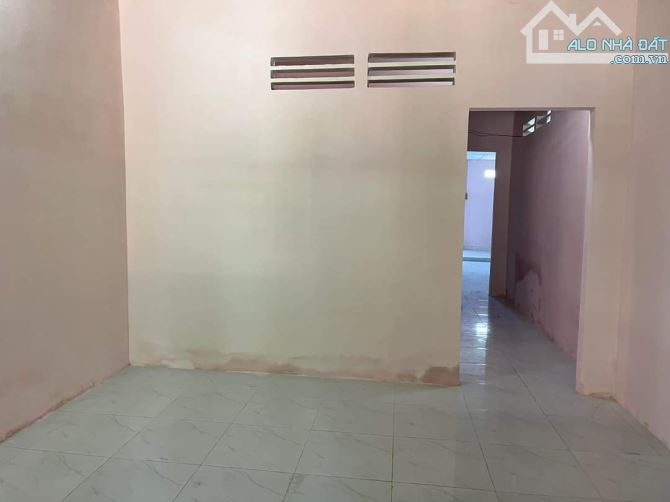 Bán nhà Tây Ninh Thị Xã Hòa Thành hẻm 53 Phạm Hùng gần ngay chợ Long Hoa (90m2) 1 tỷ - 4