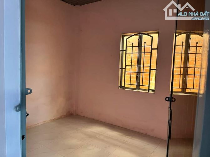 Bán nhà Tây Ninh Thị Xã Hòa Thành hẻm 53 Phạm Hùng gần ngay chợ Long Hoa (90m2) 1 tỷ - 5