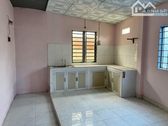 Bán nhà Tây Ninh Thị Xã Hòa Thành hẻm 53 Phạm Hùng gần ngay chợ Long Hoa (90m2) 1 tỷ - 6