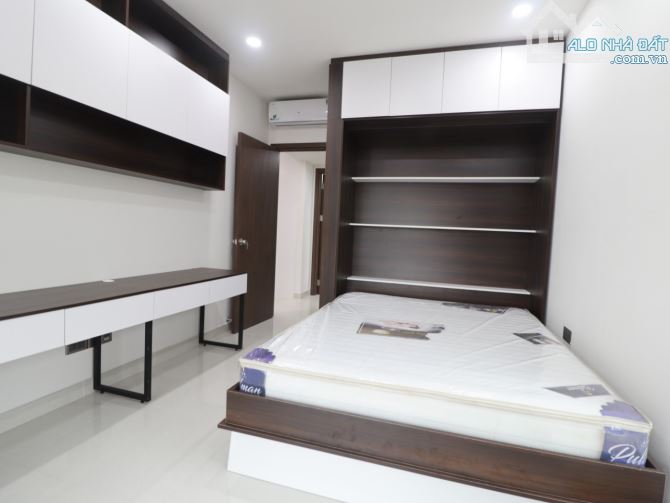 Cho thuê rẻ căn hộ 2 phòng ngủ 68m2 Saigon Royal trung tâm Sài Gòn - 7