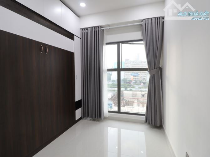 Cho thuê rẻ căn hộ 2 phòng ngủ 68m2 Saigon Royal trung tâm Sài Gòn - 9
