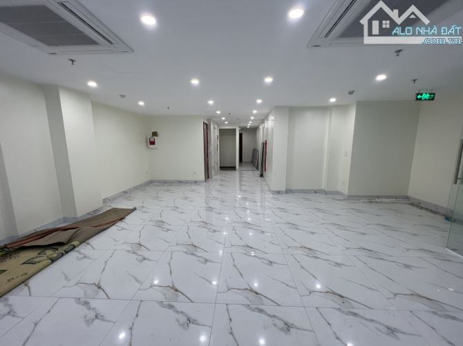 Cho thuê văn phòng phố trần quốc toản, hoàn kiếm ,hà nội,dtsd 240m2,giá 45tr/tháng