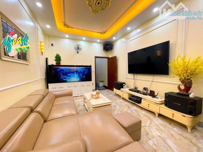 Siêu phẩm mặt đường Trung Lực 60m2 nhiều tầng có thang máy