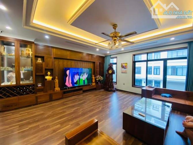 Cực vip Hồ Tùng Mậu 80,5m2 ô tô tránh, vỉa hè KD, 5 tầng, giá 18.5tỷ