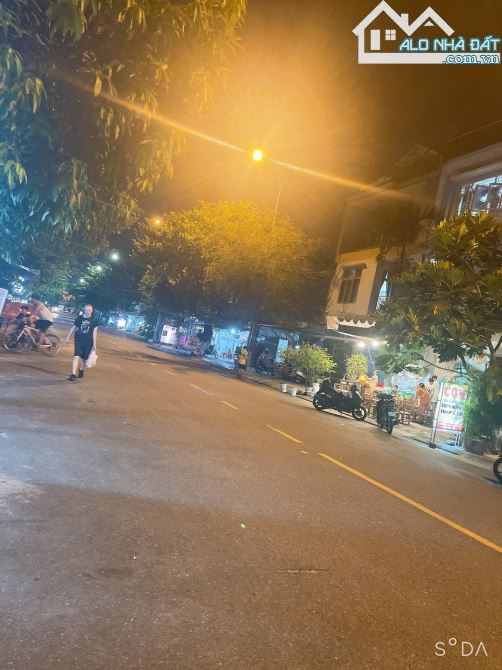 *SIÊU HIẾM LÔ ĐẤT MẶT TIỀN ĐƯỜNG 33M ,2 LÀN XE LÊ ĐỨC THỌ-KHÁCH DU LỊCH SẦM UẤT NGÀY ĐÊM