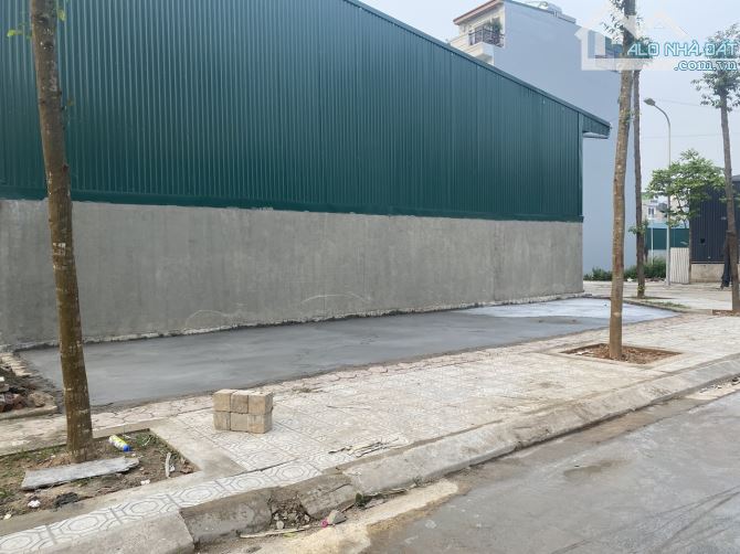 Lô góc 75m2 đất DV 25ha, mặt đường 20m vị trí siêu đỉnh nhìn sang chục toà chung cư - 1