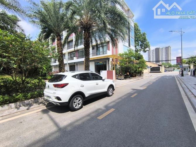 Bán Shophouse Bình Minh Garden Đức Giang DT 76m2 5Tầng MT 4,5m Thang Máy Kinh Doanh  17 Tỷ - 1