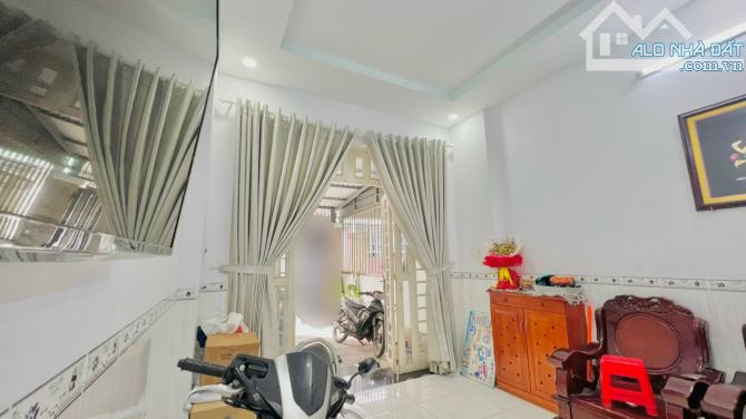 🏠 Bán Nhà 2 Lầu DT 180m2 SHR Hoàn Công Gần Ngã Tư Tân Phong Chỉ 8,5 TỶ - 2