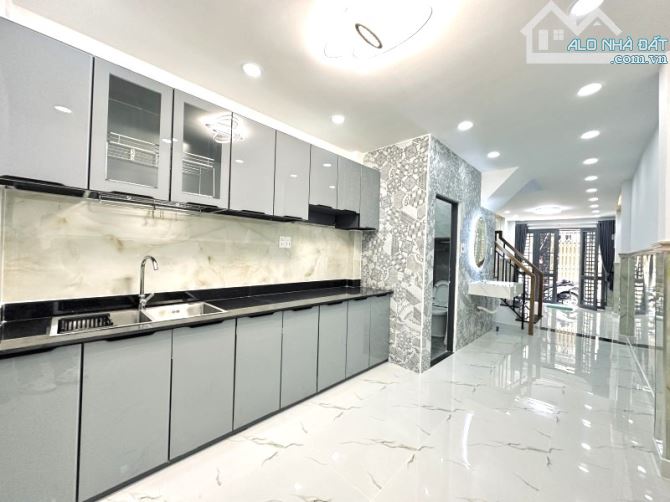 BÁN NHÀ GẦN NHÀ SÁCH PHÚ NHUẬN, PHƯỜNG 17, HẺM THOÁNG SÁT MẶT TIỀN, 35Mx2 2PN 2WC ĐẸP 5 TỶ - 2