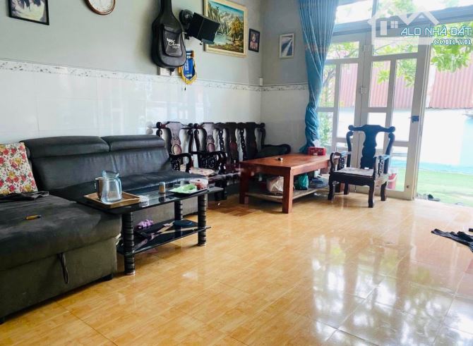 🏡 Bán Nhà Cấp 4 Sân Vườn Sổ Hồng Hoàn Công DT: 90m2 Chỉ 2,15 Tỷ - 3
