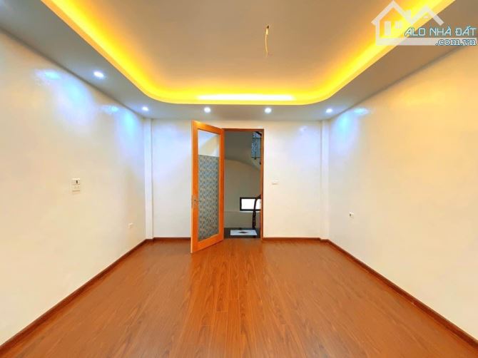 BÁN NHÀ KIM MÃ 40M2*6 TẦNG - TẶNG FULL NỘI THẤT - SỔ NỞ HẬU - 4