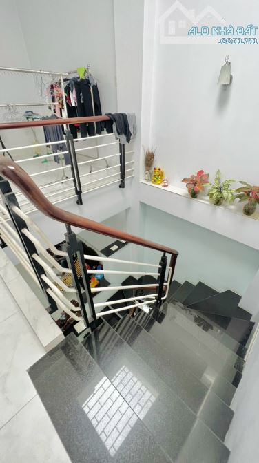 🏠 Bán Nhà 2 Lầu DT 180m2 SHR Hoàn Công Gần Ngã Tư Tân Phong Chỉ 8,5 TỶ - 9