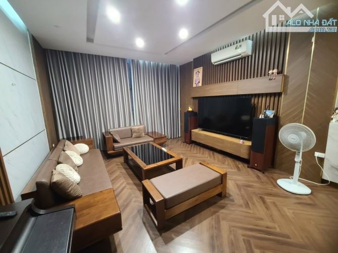 Biệt thự mini Pháo Đài Láng 55m² - VIP Đống Đa-Gara siêu rộng