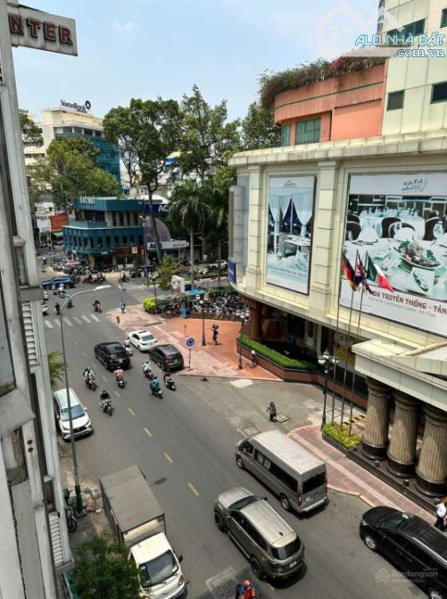 Bán nhanh nhà mặt tiền đường Nguyễn Cư Trinh, Phường Nguyễn Cư Trinh, Quận 1, TP HCM.